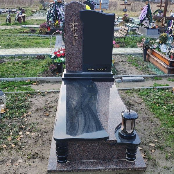Пам'ятники з лабрадориту Коростишів.