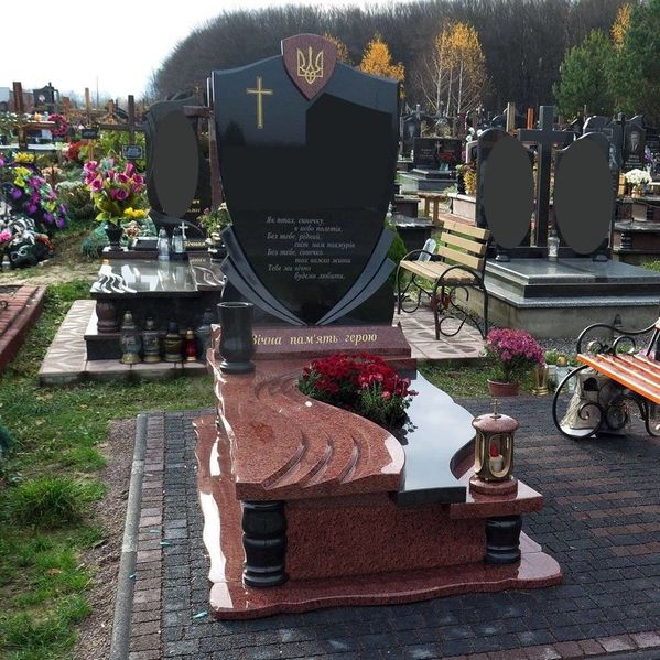 Пам'ятники з лабрадориту Коростишів.