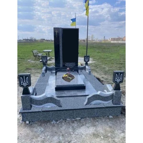 Пам'ятники з лабрадориту Коростишів.